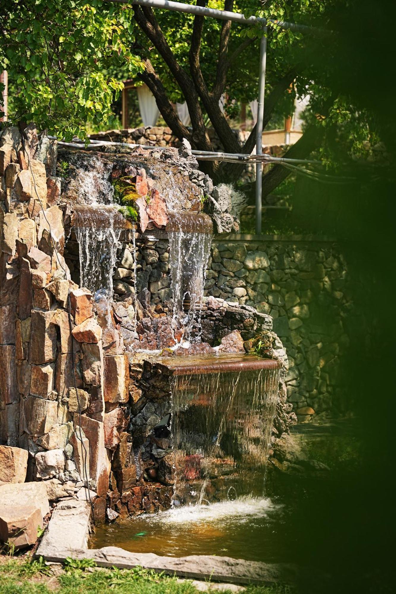 Kefilyan Family Hotel Sanain ภายนอก รูปภาพ