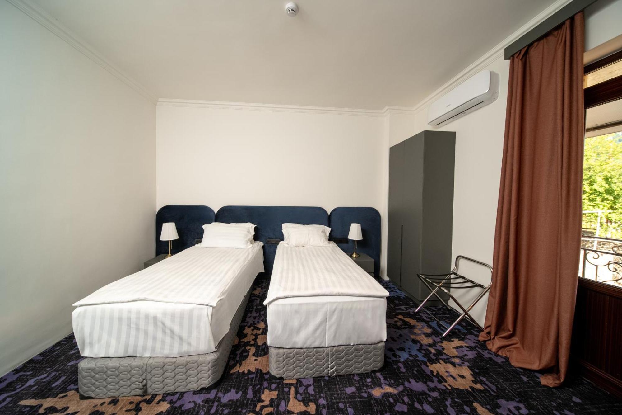 Kefilyan Family Hotel Sanain ภายนอก รูปภาพ
