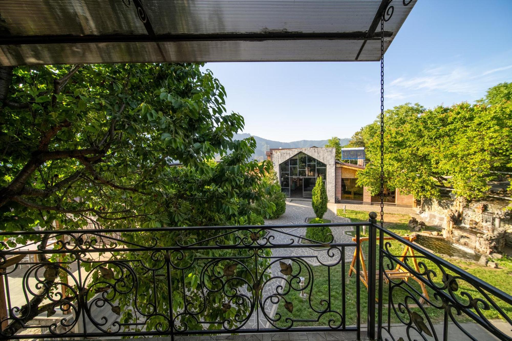 Kefilyan Family Hotel Sanain ภายนอก รูปภาพ